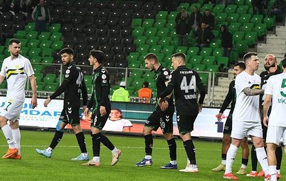 "Sakaryaspor'un Dramatik Düşüşü: Esenler Erokspor Karşısındaki Hayal Kırıklığı"