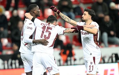 "Trabzonspor, Zecorner Kayserispor'u 3-1 Mağlup Ederek Galibiyet Serisini Sürdürdü"